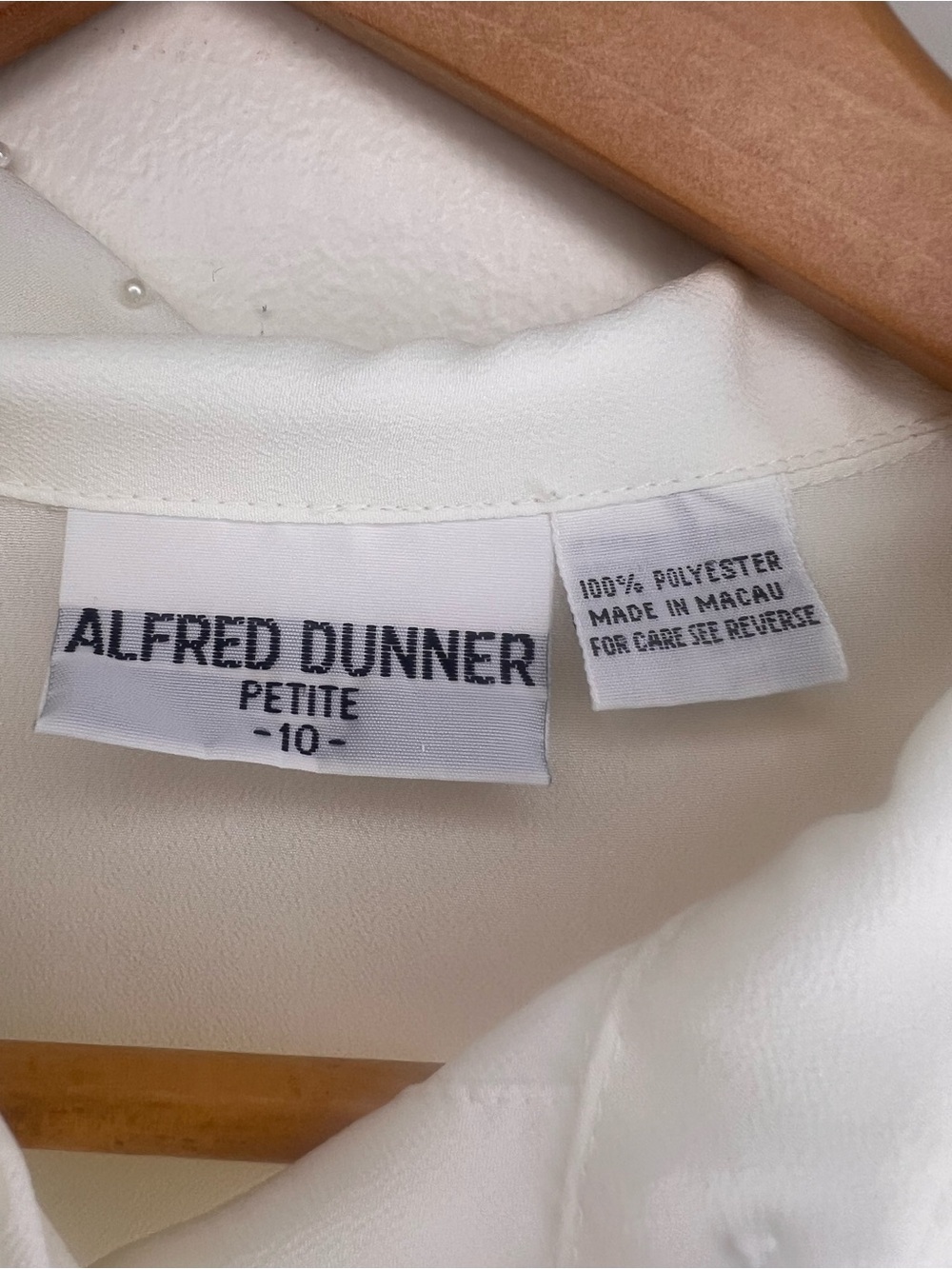 Alfred Dunner Petite Pearl Collar Blouse White Button Up Preppy Chic - Picture 10 of 11